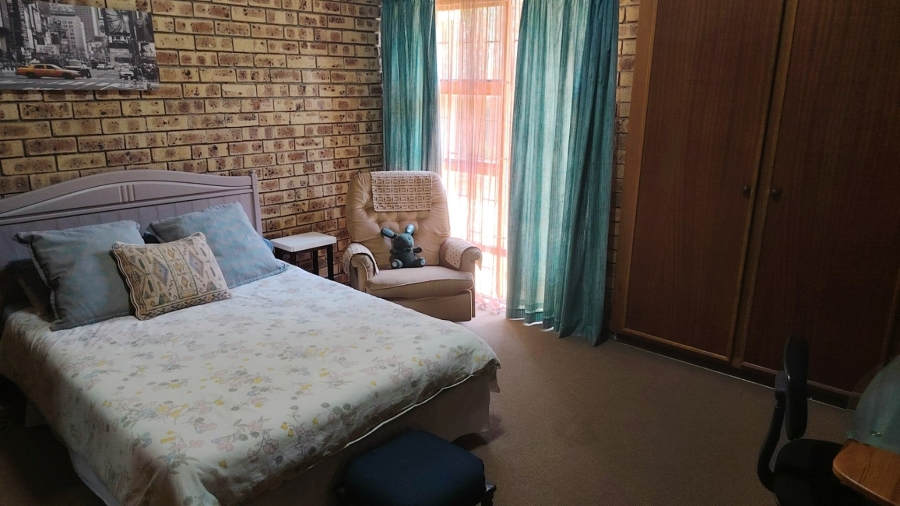 4 Bedroom Property for Sale in Wilkoppies North West